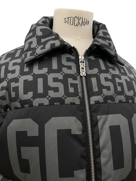 GCDS Piumino nero con logo All Over