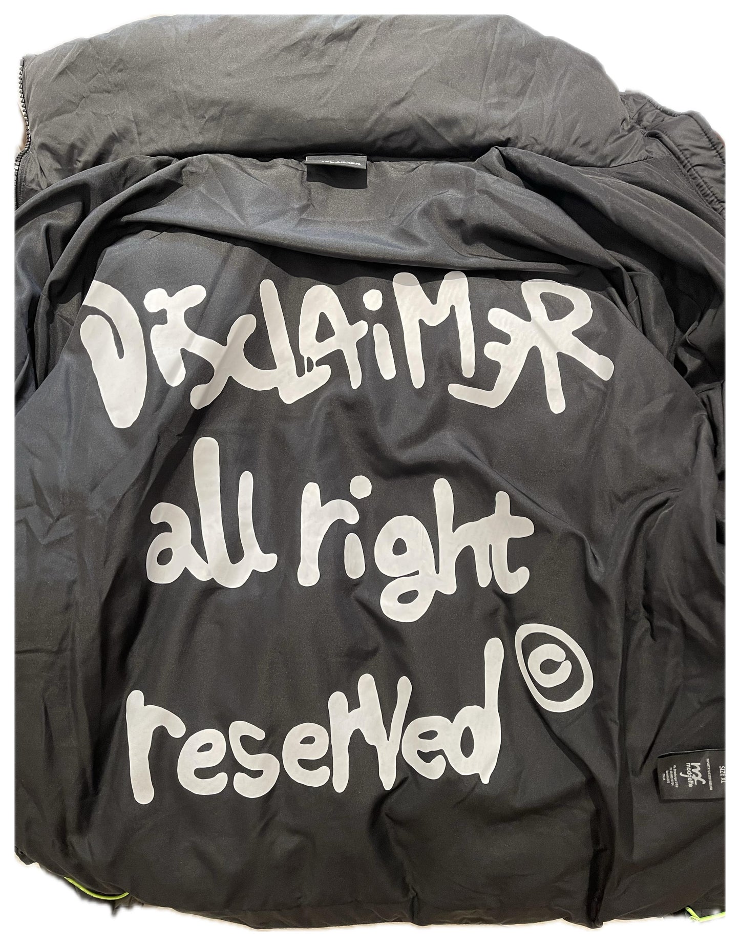 Disclaimer Piumino nero con dettagli logo graffiti
