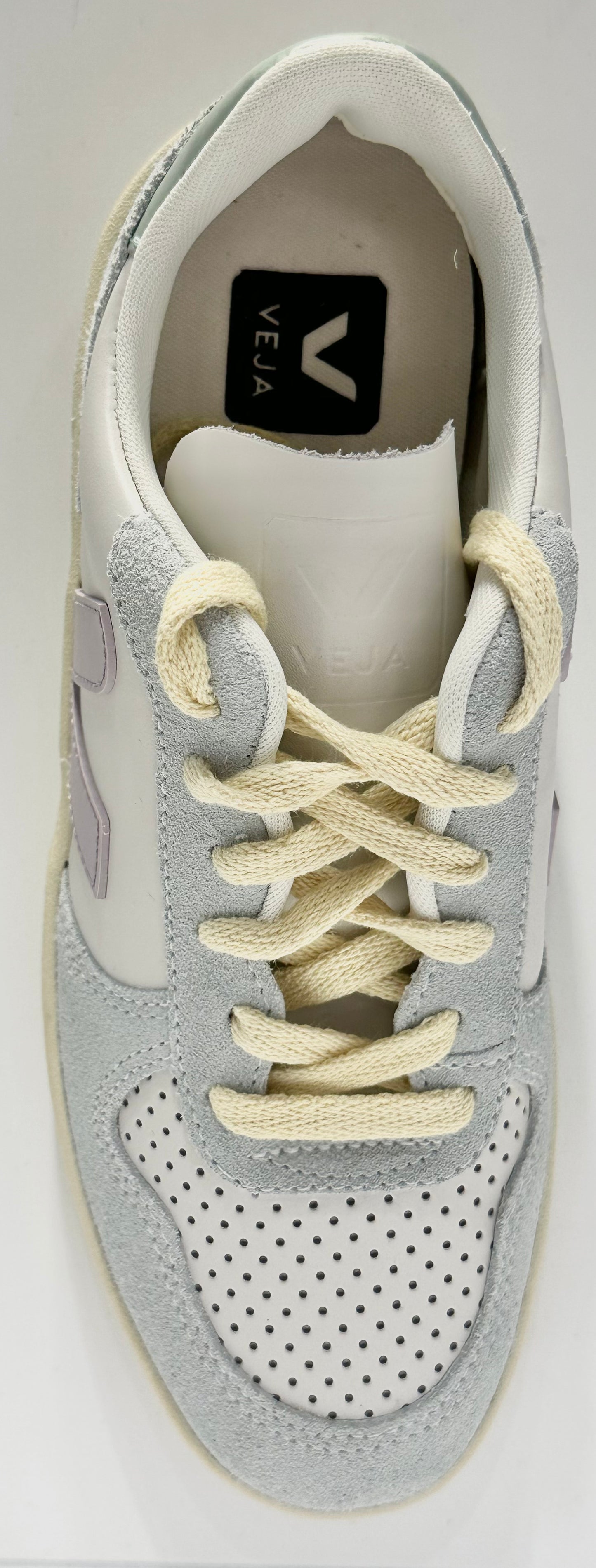 Veja v10 gravel parme menthol