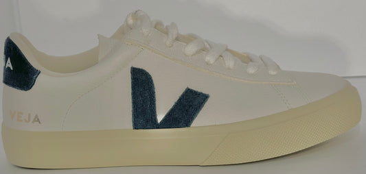 Veja campo chromefree extra white California