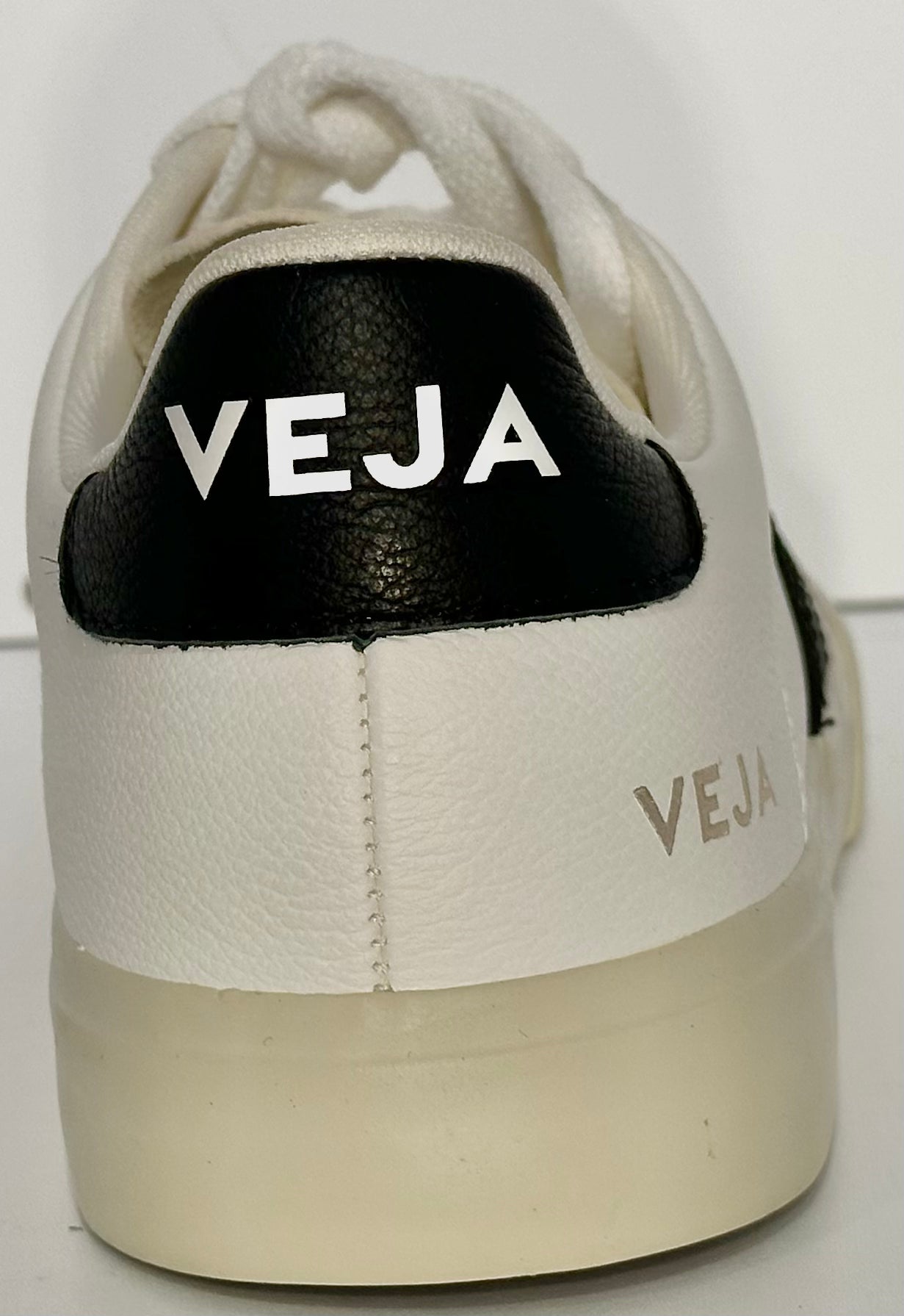 Veja campo chrome free extra white black