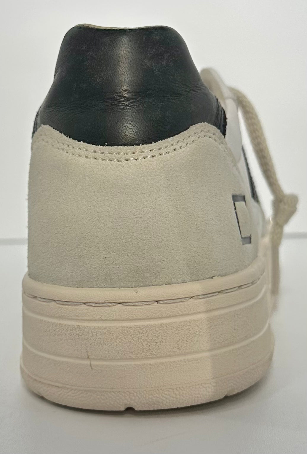 D.A.T.E. Court 2.0 Natural White-Black