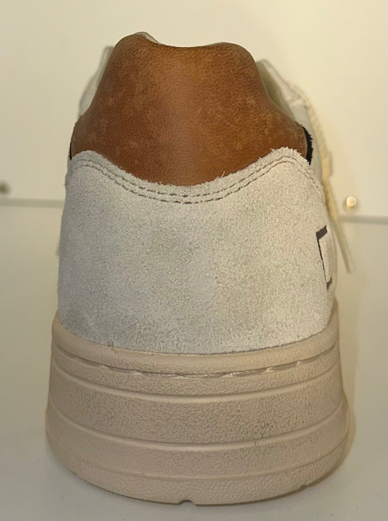 D.A.T.E. Court 2.0 Natural White-Cuoio