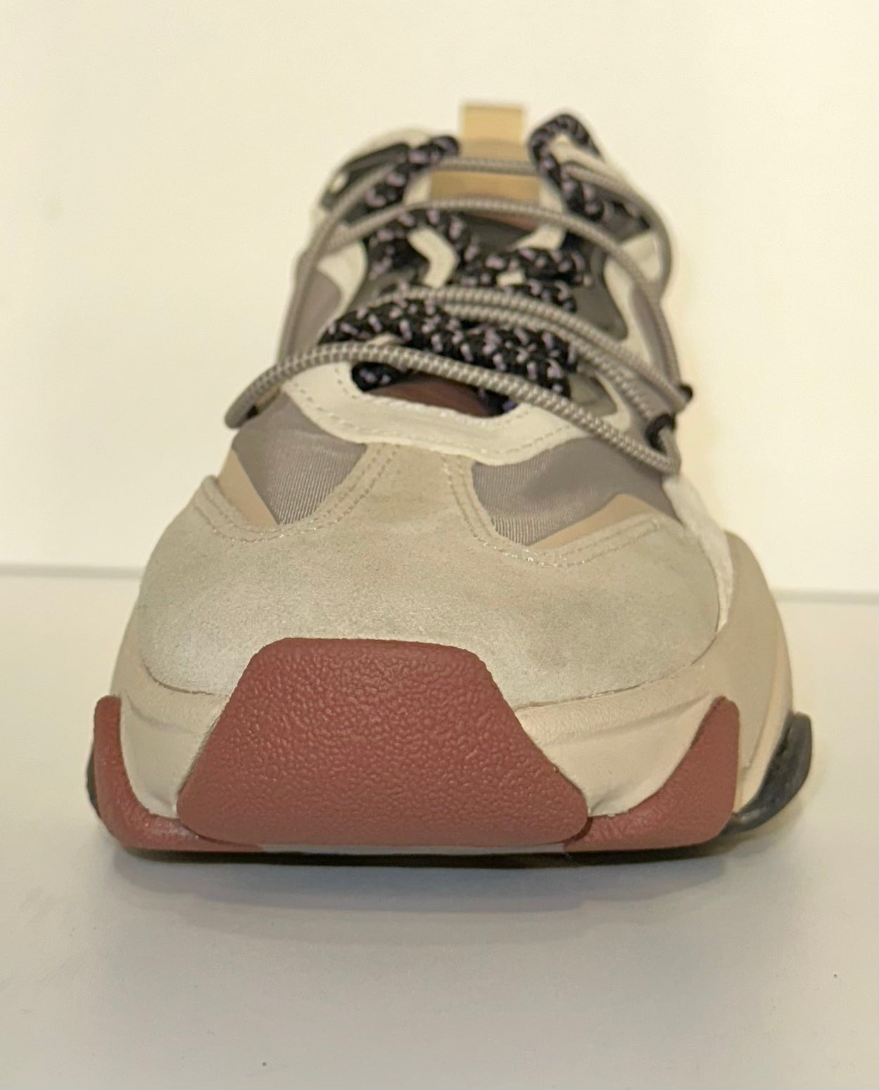 ASH  Extra White Nebbia Black