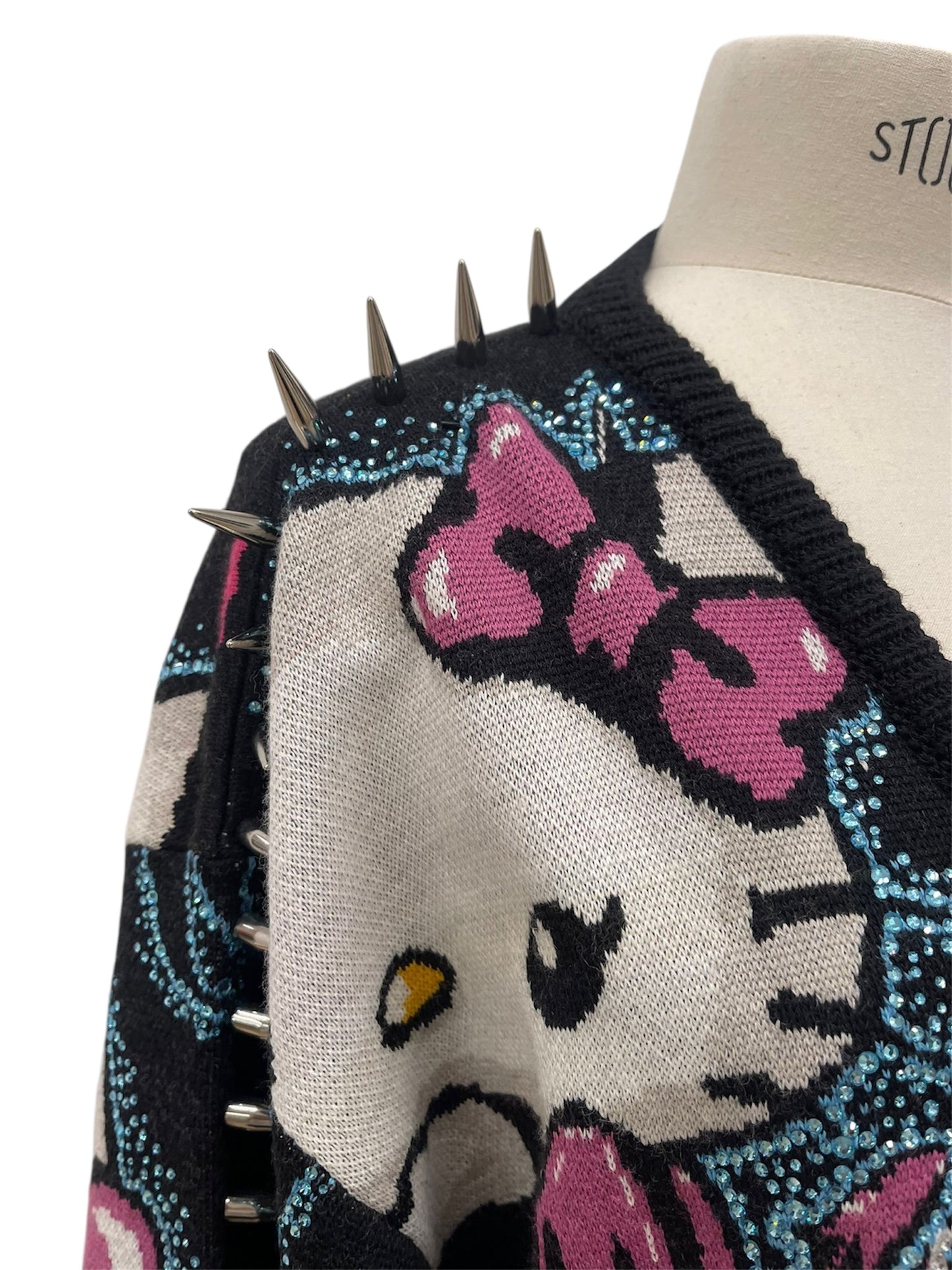 GCDS Cardigan Hello Kitty con Borchie e Dettagli Strass