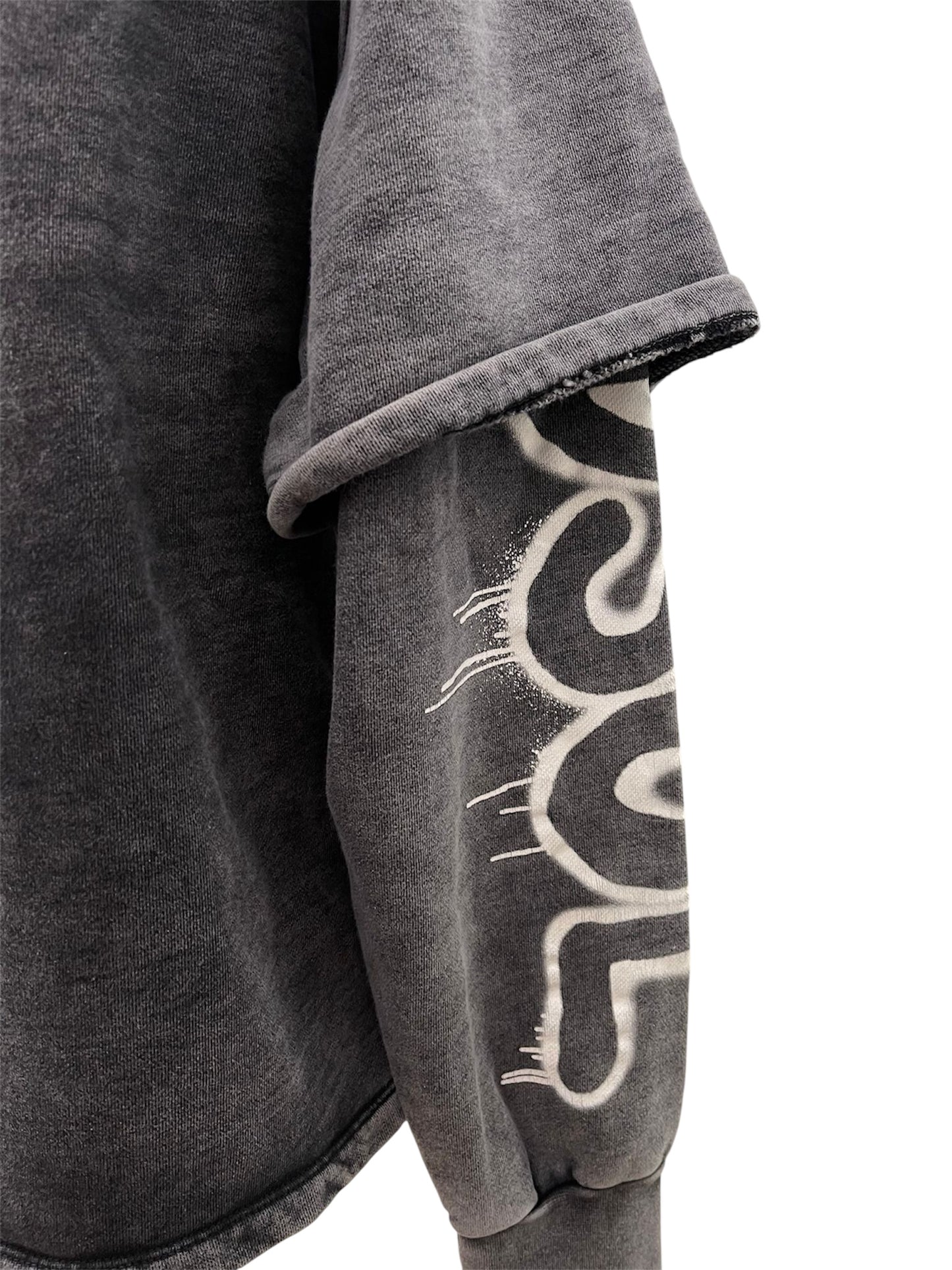 Disclaimer Felpa nera effetto washed con Dettagli graffiti